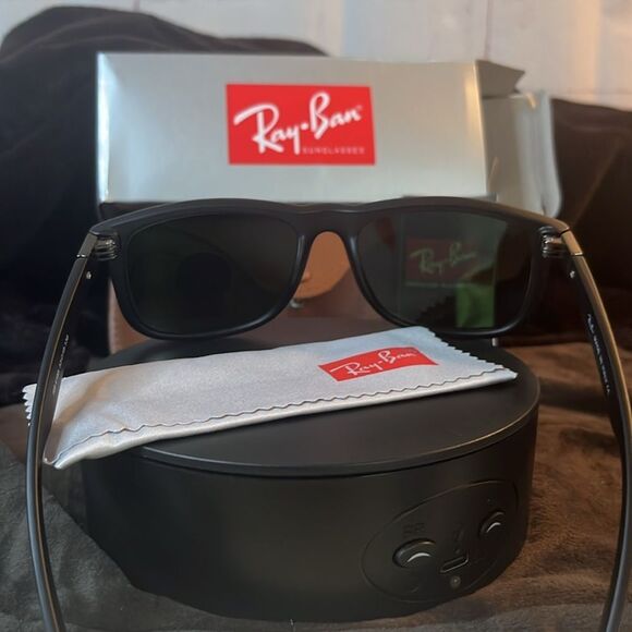 New Ray-Ban Sunglasses with Black Frames Green G-15 Lenses - Picture 6 of 10